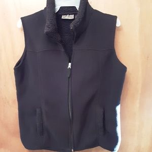 Black fleece vest
